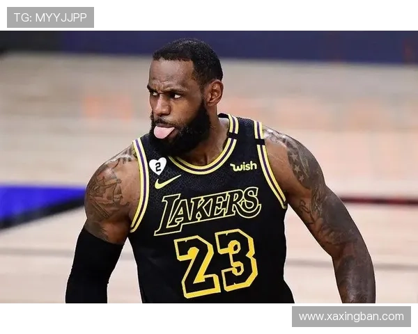 詹姆斯展现卓越防守能力，球队竞争力增强助力胜利